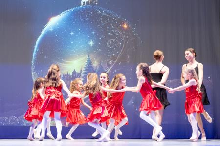 BALET HRESTAČ 16.12.2023 - Otroško veselje, Cekinčki Po.3193